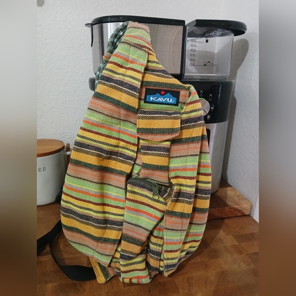 Kavu Sling Bag - Picture 1 of 6